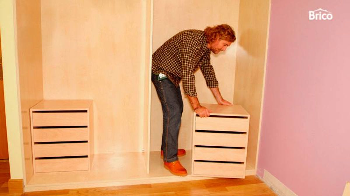 Colocar cajoneras en el armario