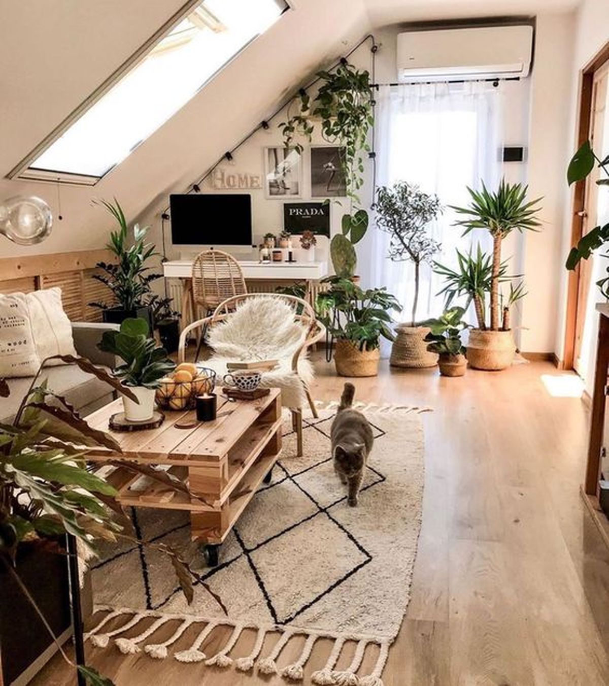 salon pequeno abuhardillado 3