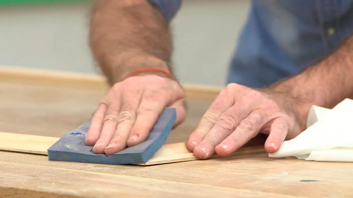 Decorar la pared con molduras de cuarterones paso 4