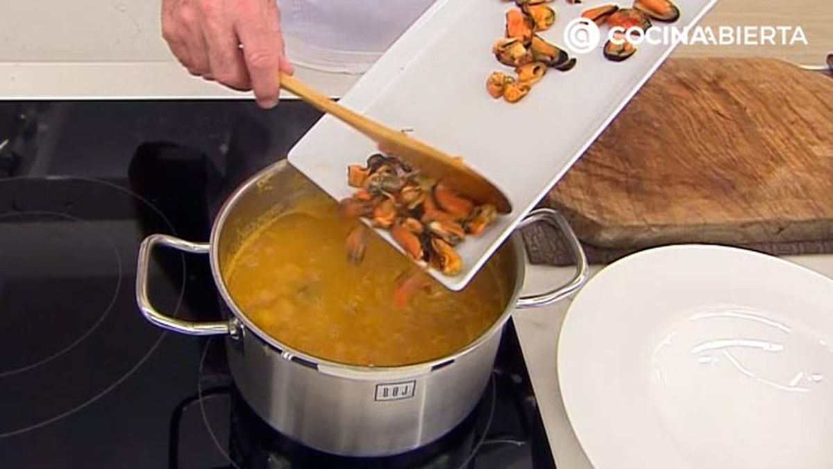 sopa de fideos con mejillones receta karlos arguinnao karl67820321 paso4