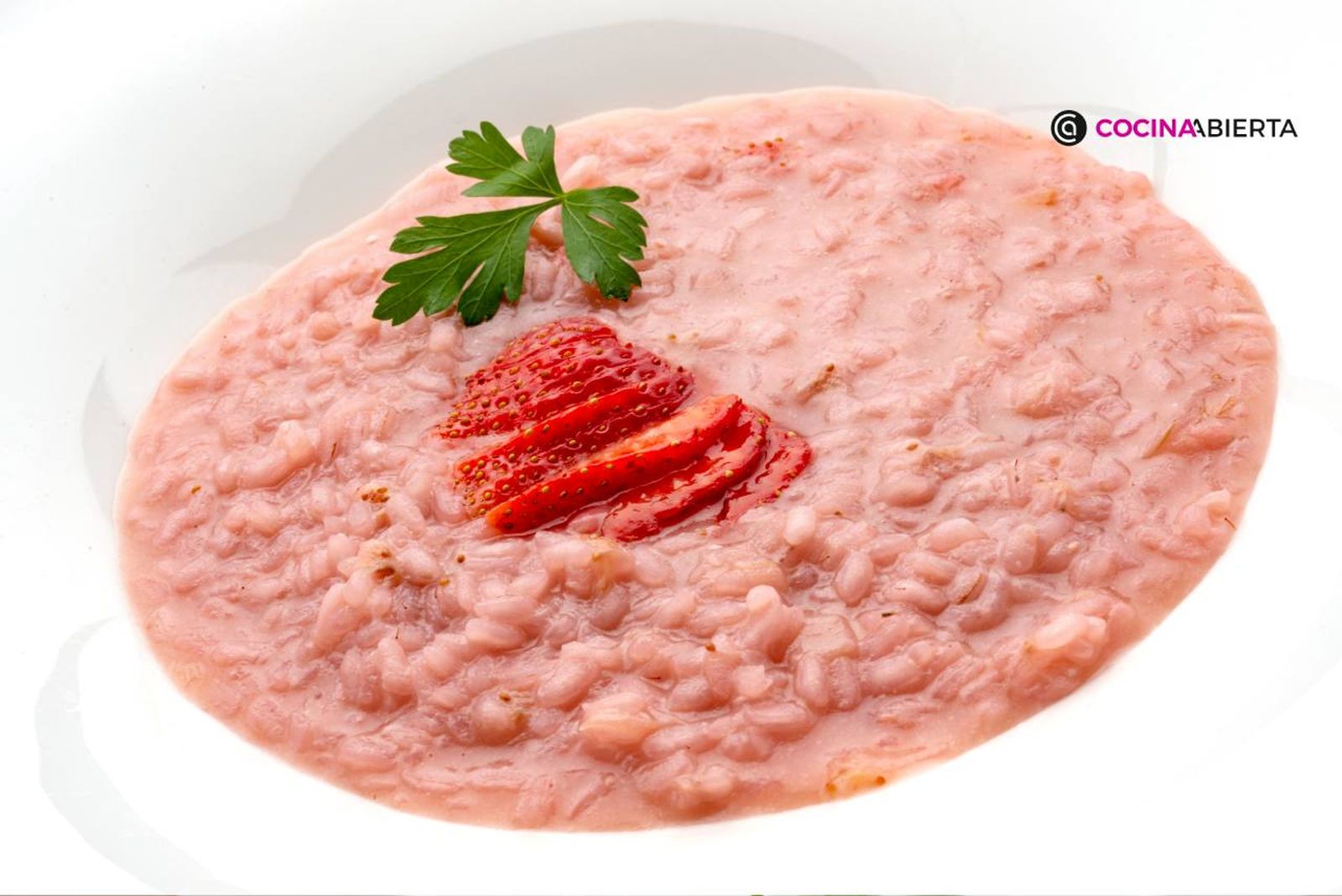 El risotto de fresas es una receta para impresionar