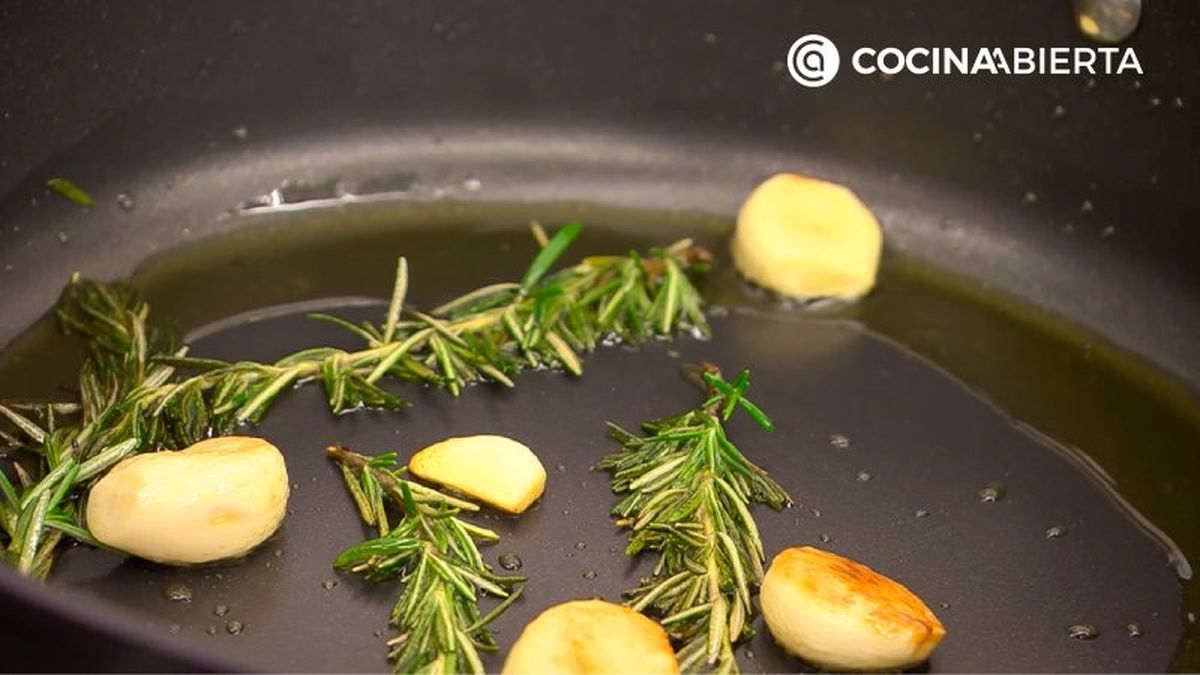 Rehoga a fuego suave y reserva