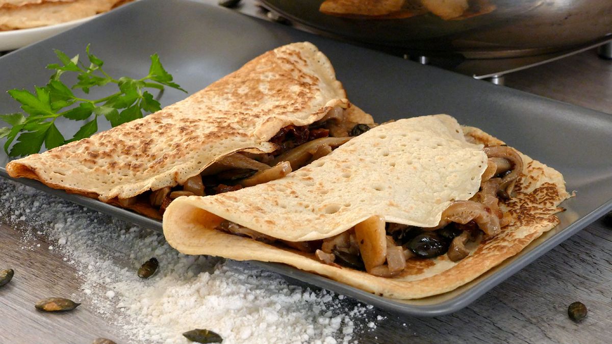 Receta de crepes veganos con relleno de setas y pipas de girasol