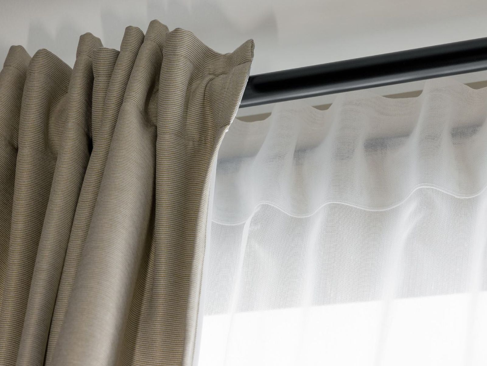 Las cortinas acústicas son una excelente solución para reducir el ruido.