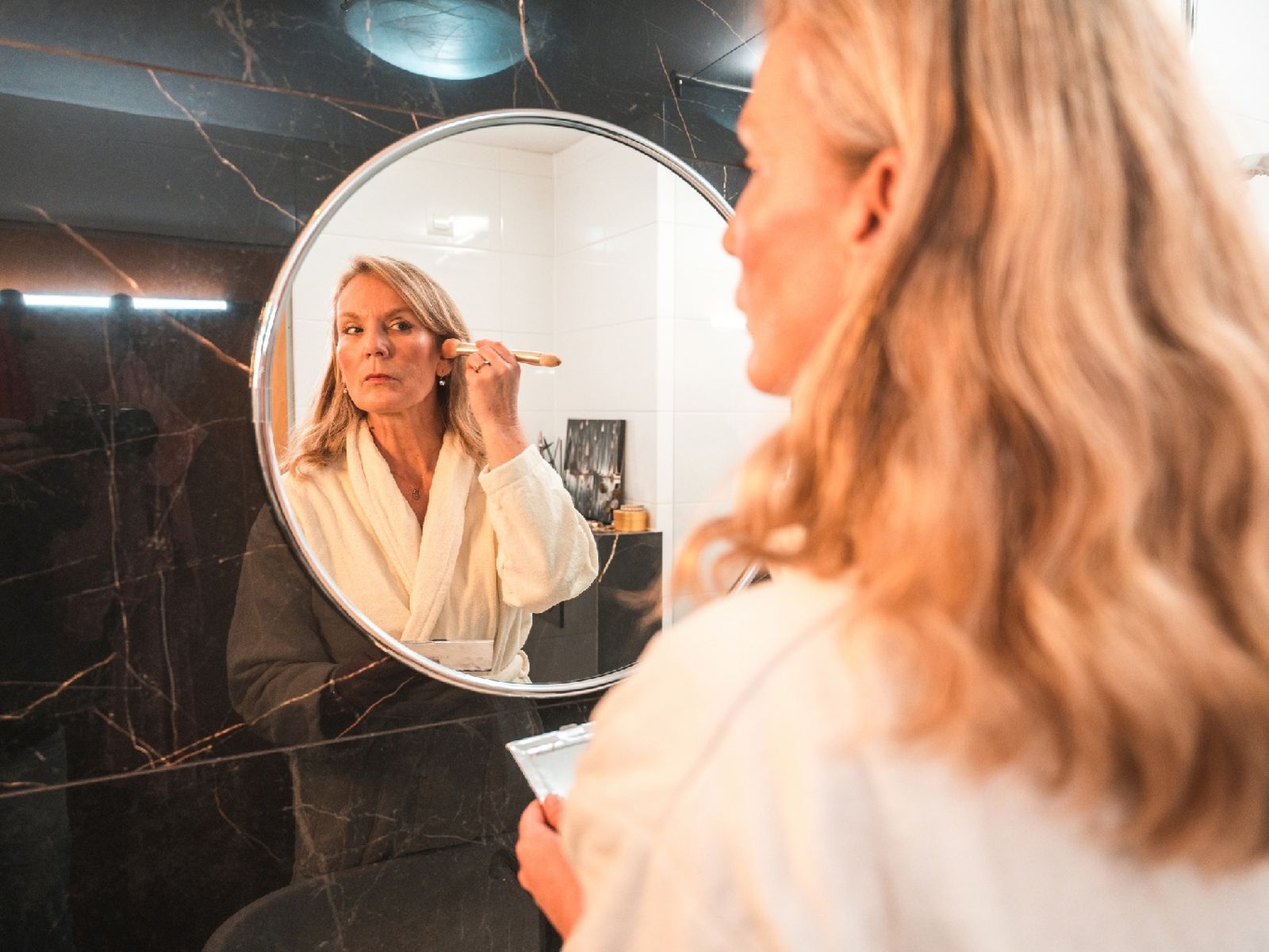 Maquillaje natural para las mejillas a partir de los 50