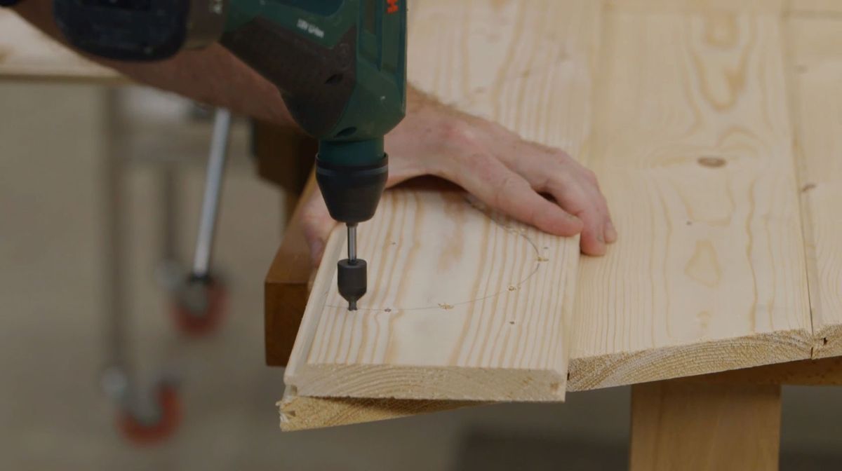 Cómo hacer un árbol esquinero de Navidad paso 9