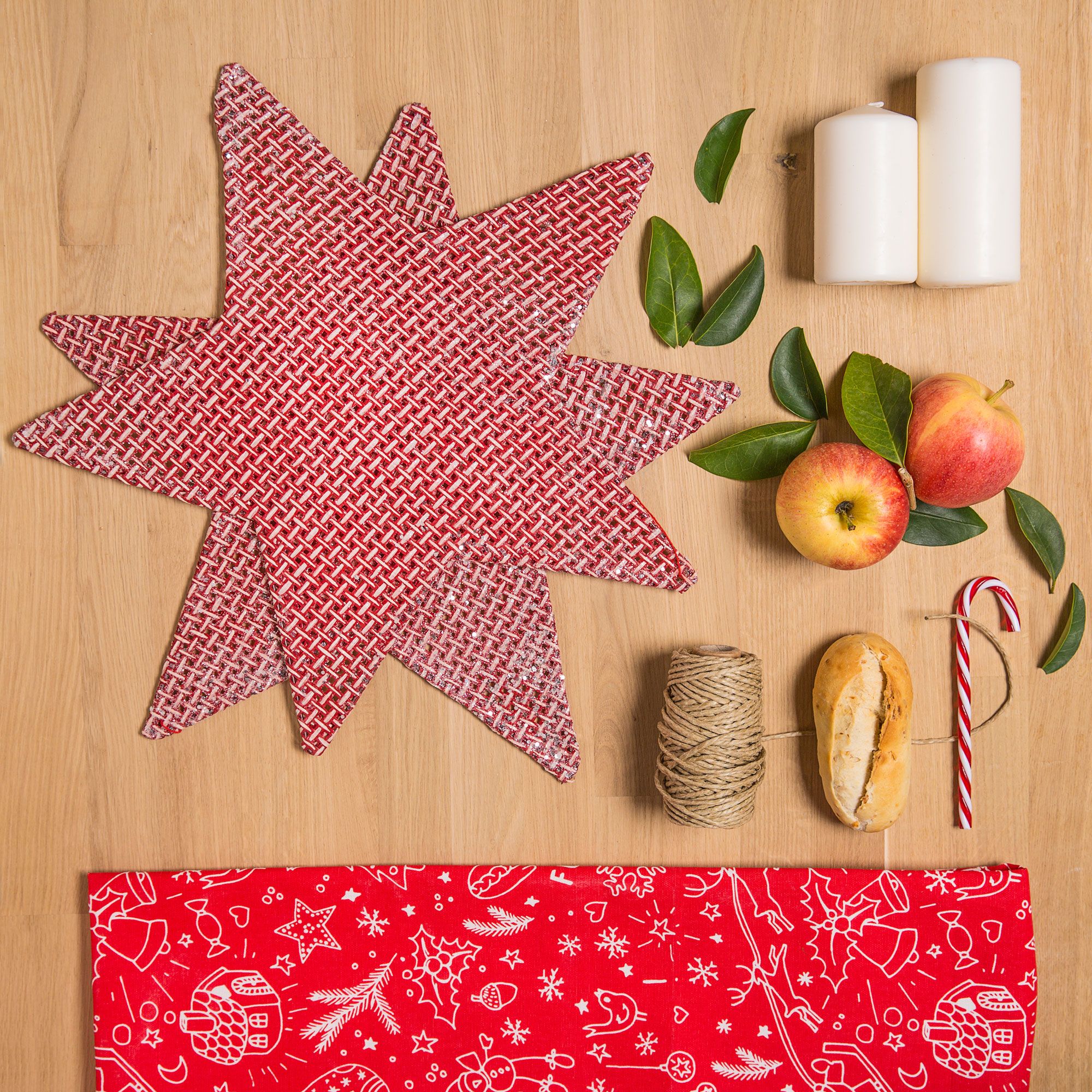 Decorar mesa navideña nórdica en blanco y rojo materiales