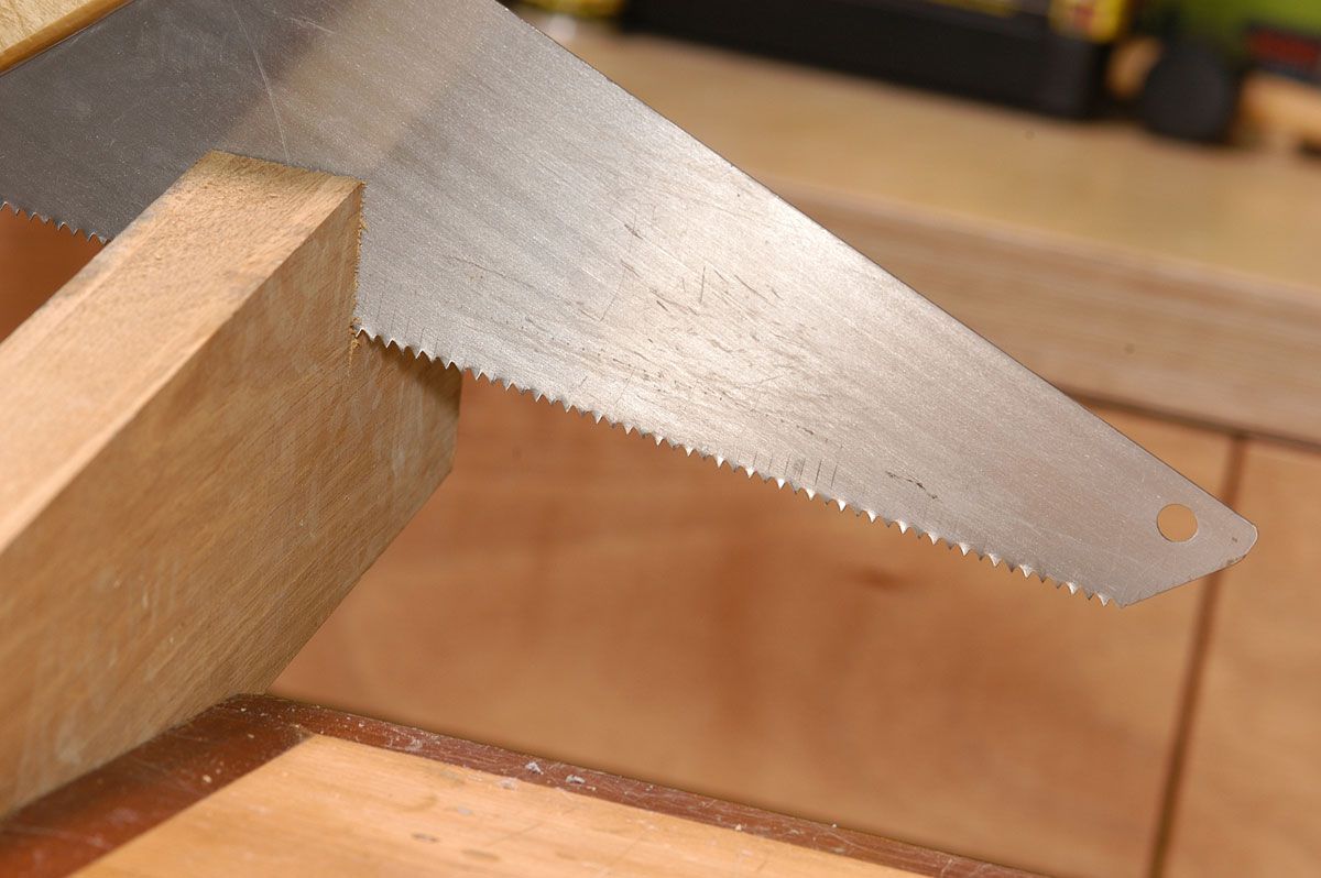 Sierra de mano para madera paso 6