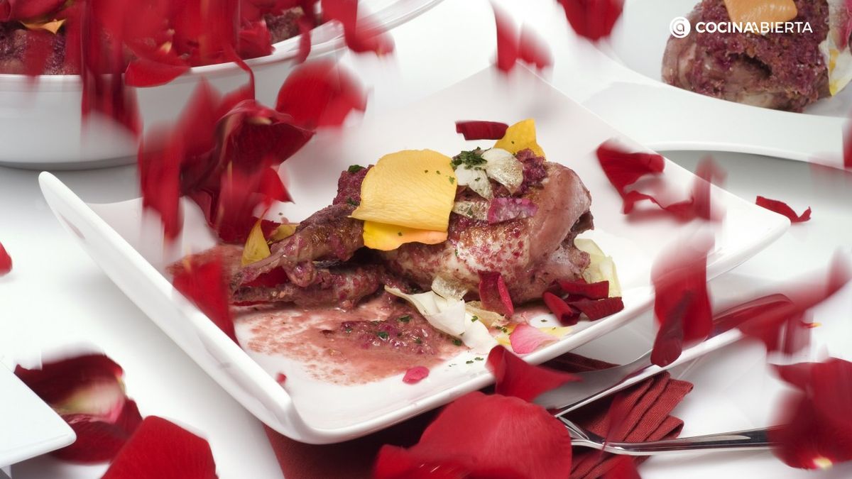 Codorniz en pétalos de rosa, la receta de Bruno Oteiza