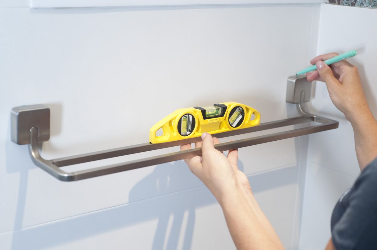 Bricomania 709 Fijar accesorios de bano p2