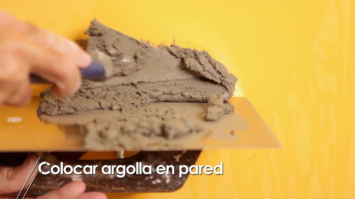 Cómo colocar una argolla en la pared paso 4