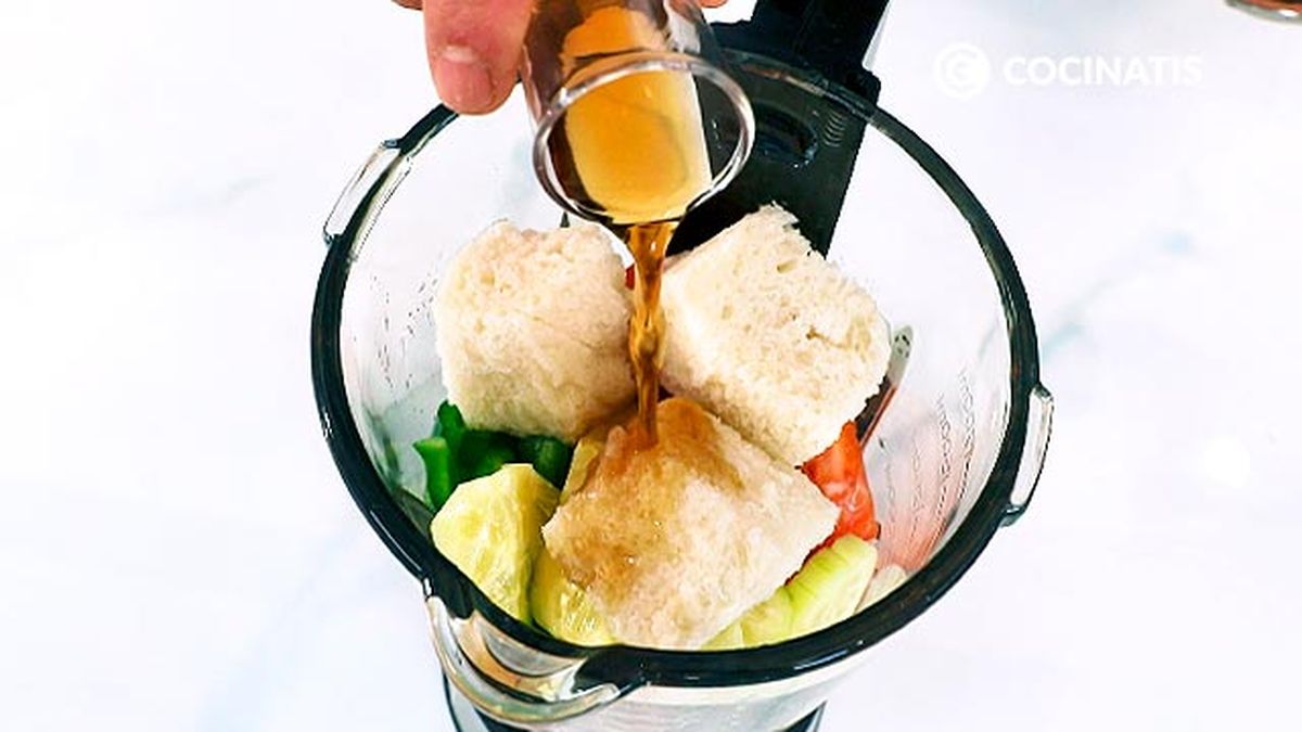 Receta de gazpacho de fresas  paso 2