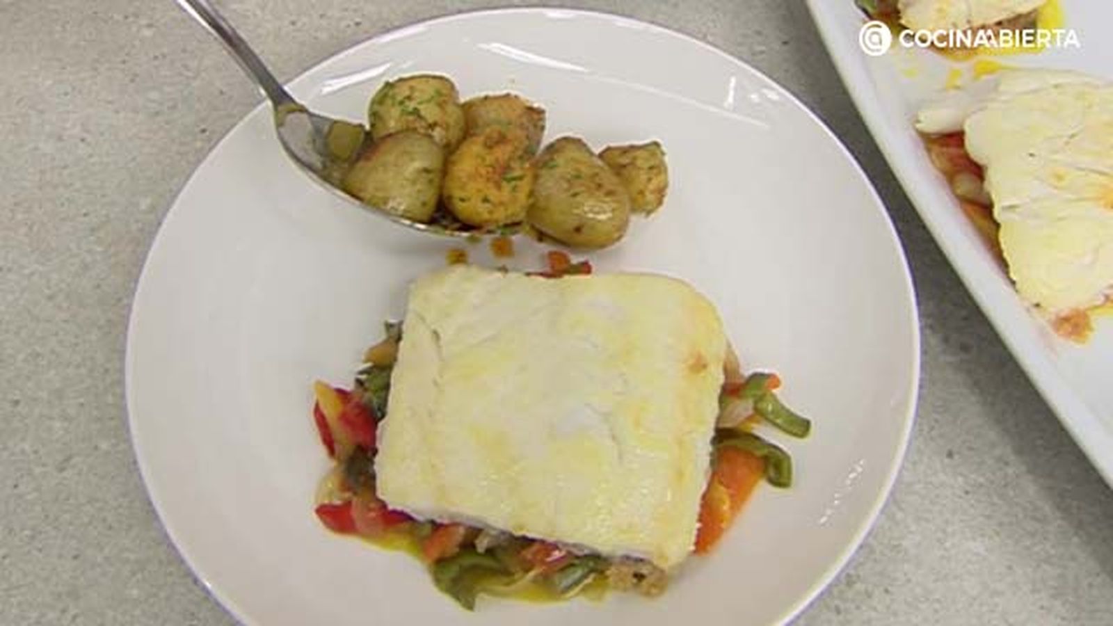 KARL6871 bacalao con fritata y patatas paso 5