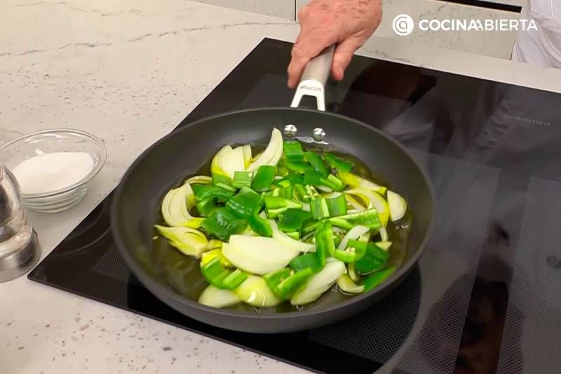 Elaboración de patatas panadera, la receta de Karlos Arguiñano - Paso 1