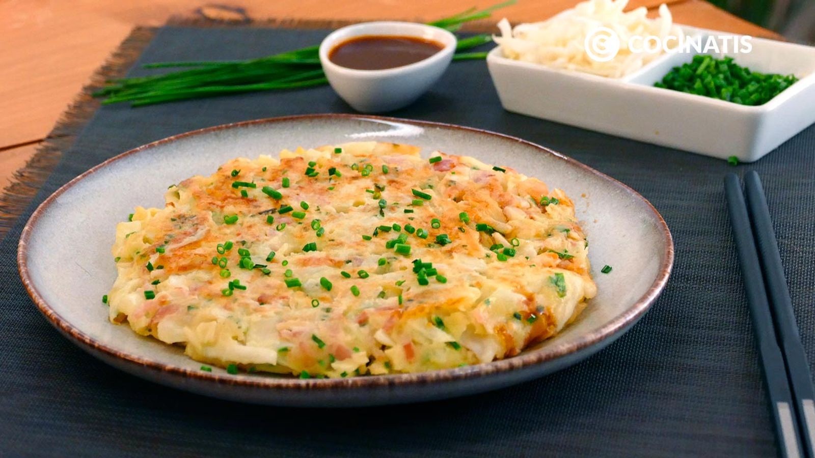 Receta de okonomiyaki. la tortilla japonesa