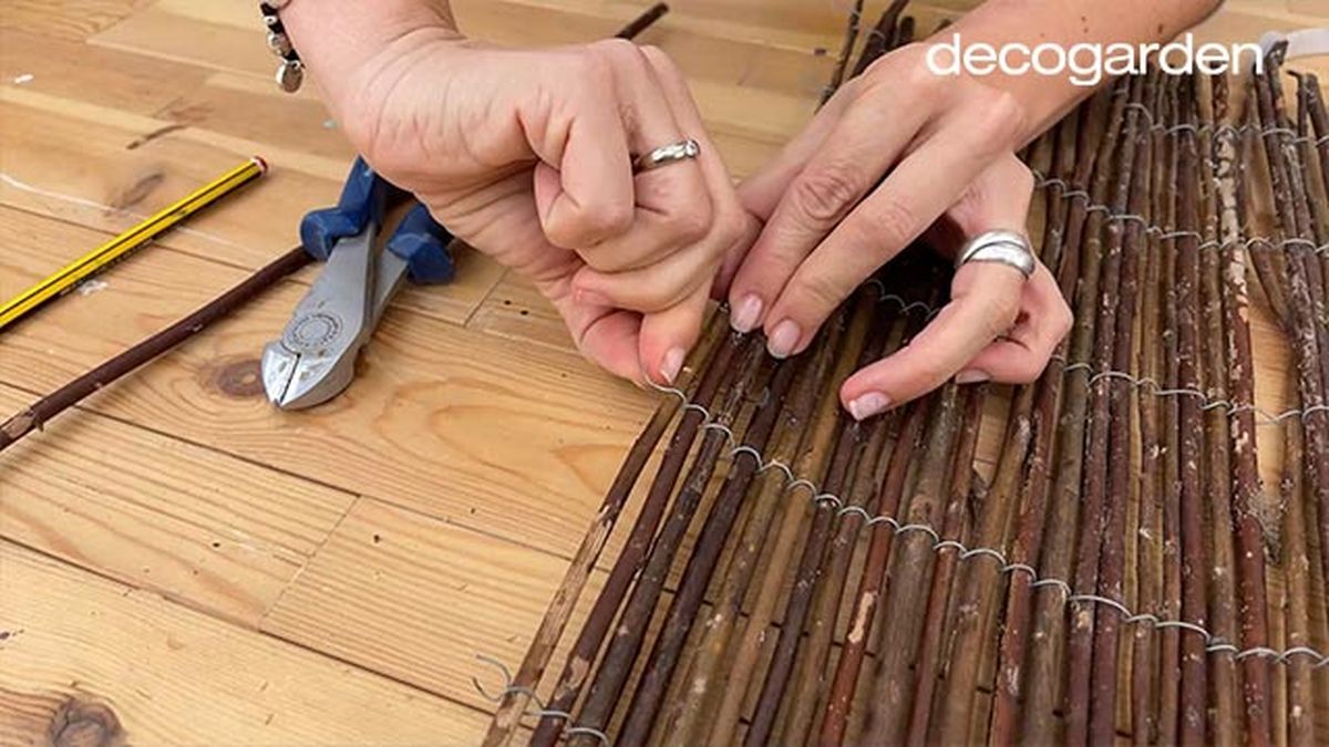 como hacer una maceta reciclando bote pintura paso 2