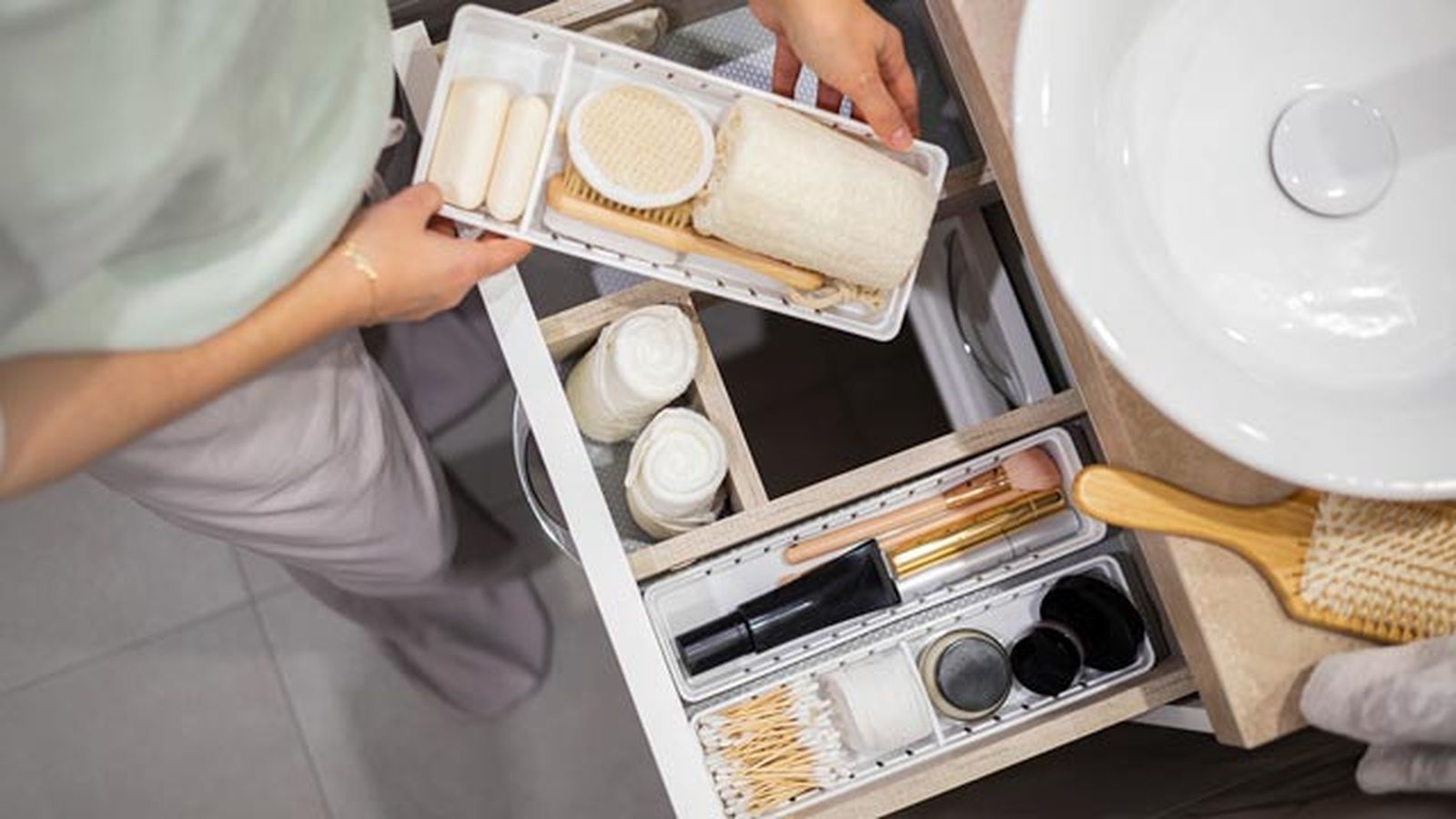 ideas para organizar un bano pequeno