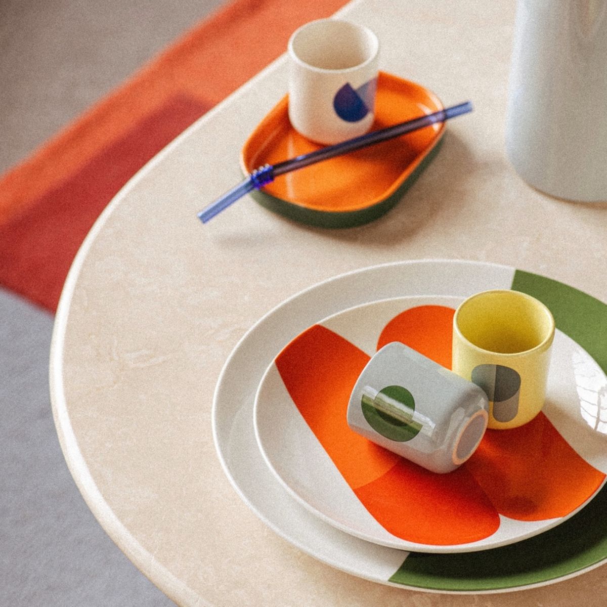 Colección Luke de platos, vasos y bandejas de Maisons Du Monde para la temporada de otoño 2024.  / Maisons Du Monde