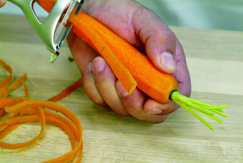 receta pelar picar zanahoria paso1