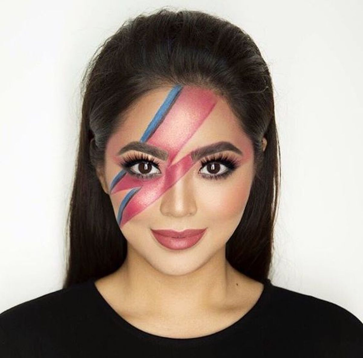 Maquillaje del rayo con glitter