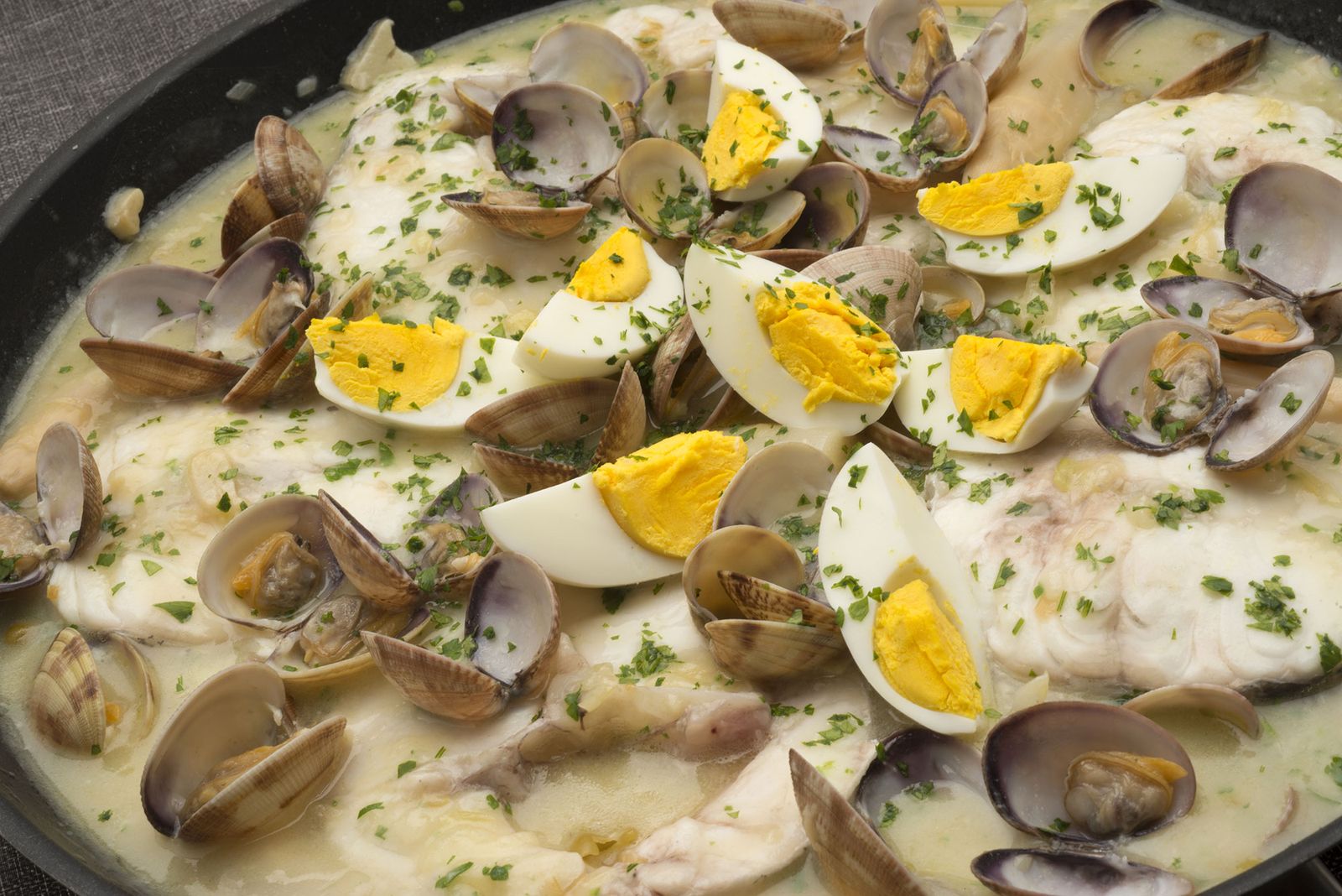 5909 1 Merluza a la Koxkera (1295) xl