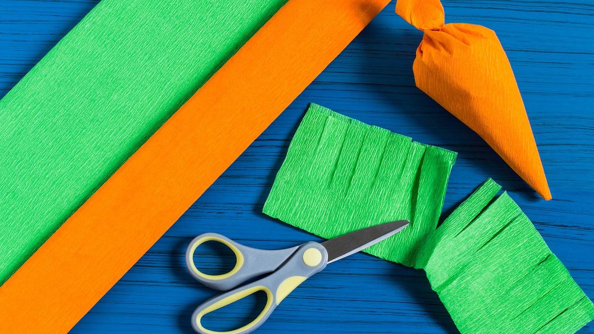 ideas creativas envolver regalos originales zanahoria paso 3