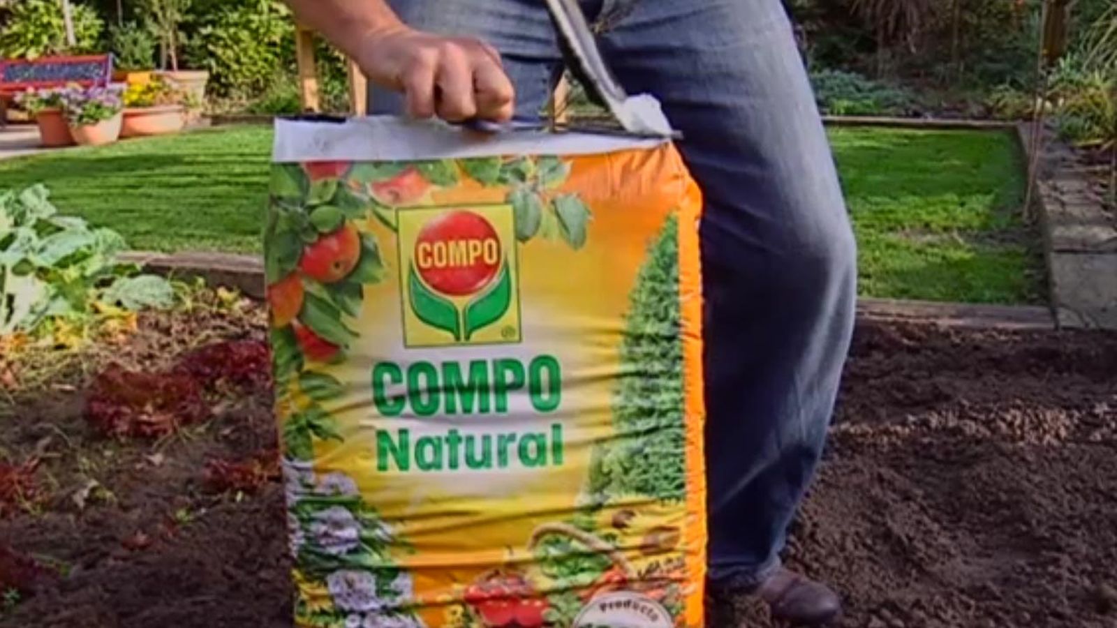 brico 672 mantillo huerta otono