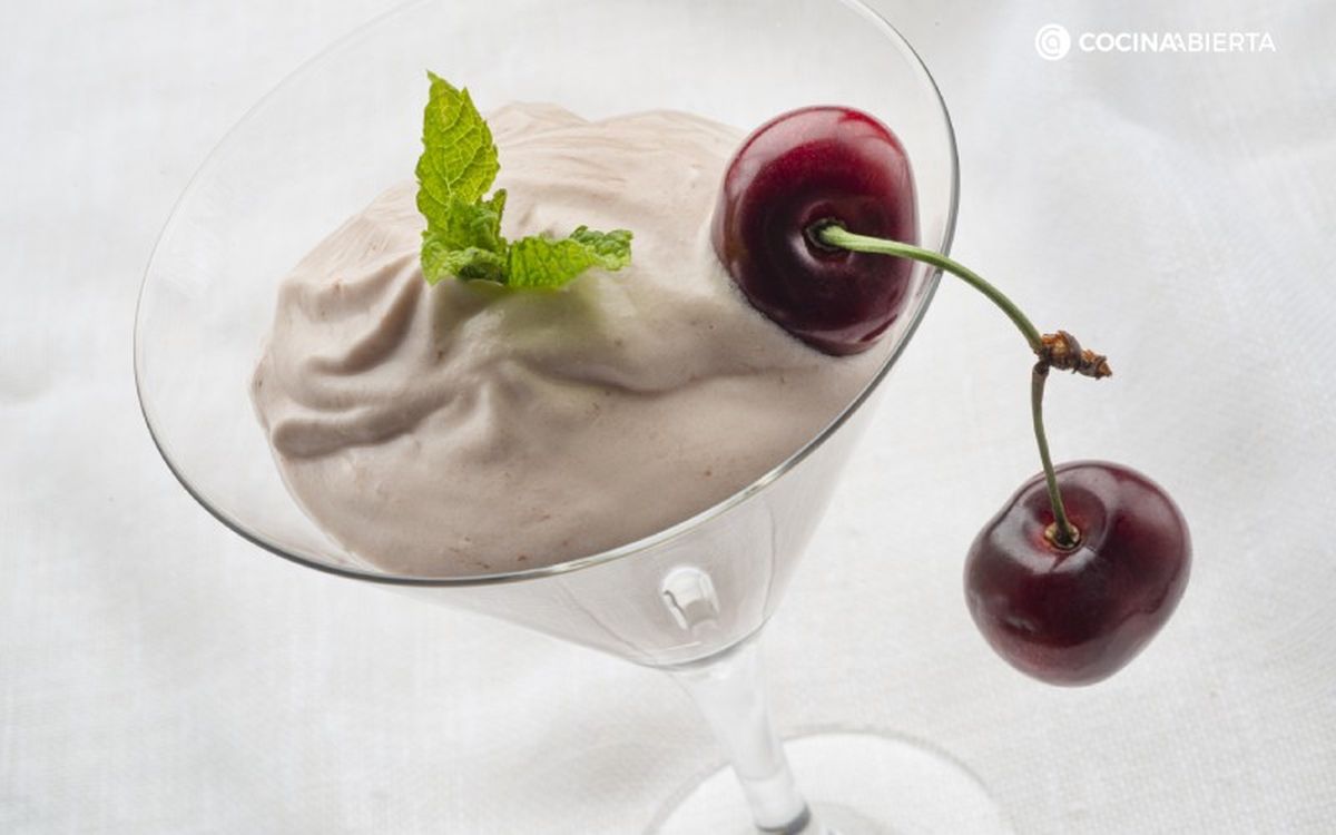 Mousse de cerezas, una fácil receta de Karlos Arguiñano