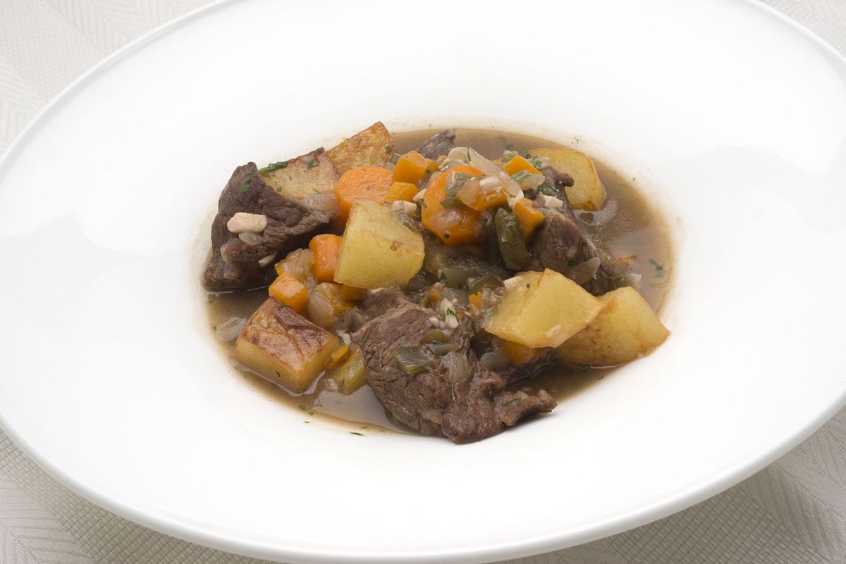 5866 1 Carne guisada con patatas (1251) editorial xl