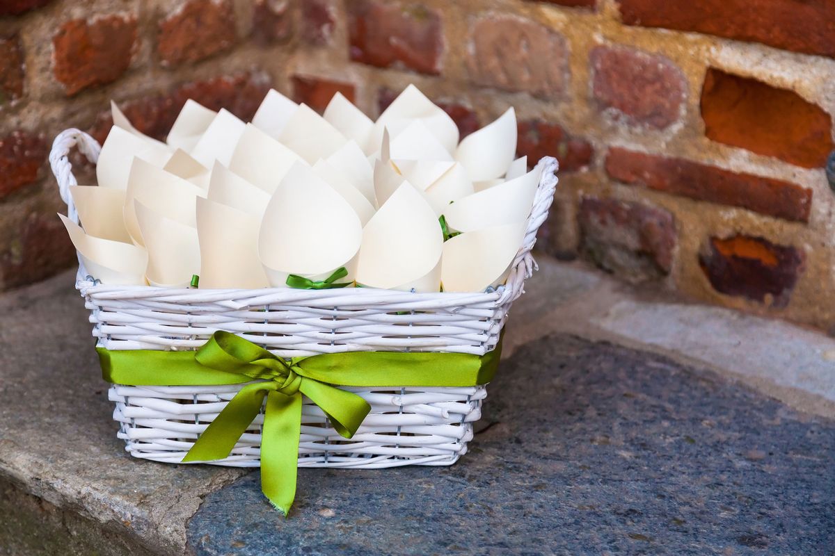 Ideas para presentar el arroz en una boda en cucurucho