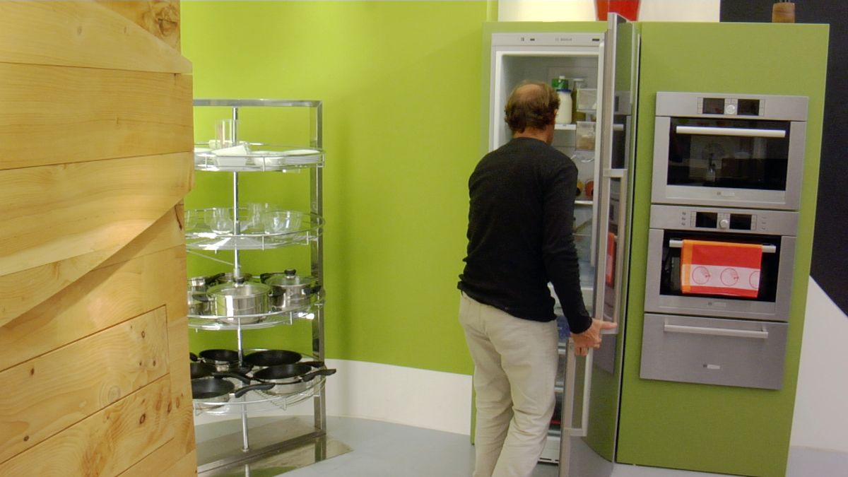 Cambiar el sentido de apertura de la puerta del frigorífico paso 1