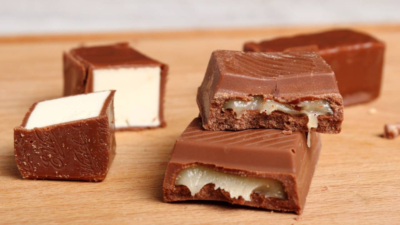 turron chocolate relleno leche