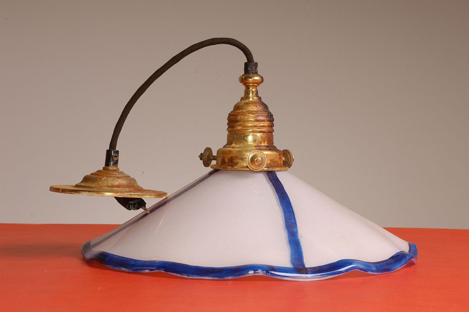 Pulir lámpara de latón