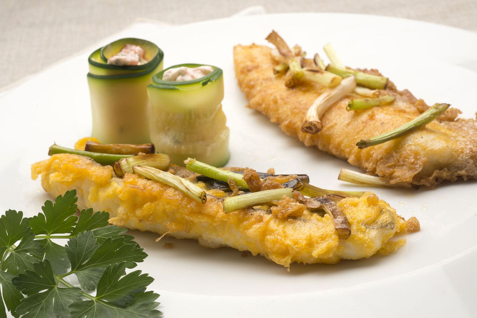 6154 1 Gallo rebozado con rulos de calabacin xl