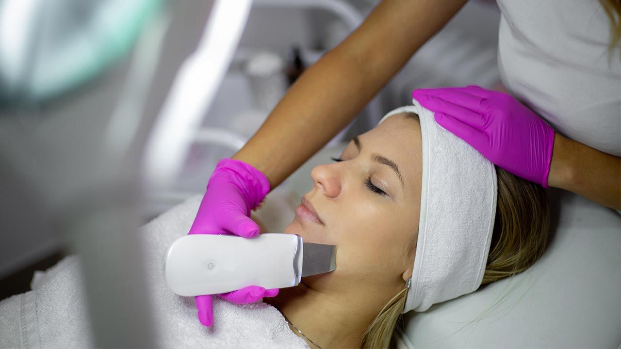 beneficios del peeling ultrasonico tratamiento facial moda