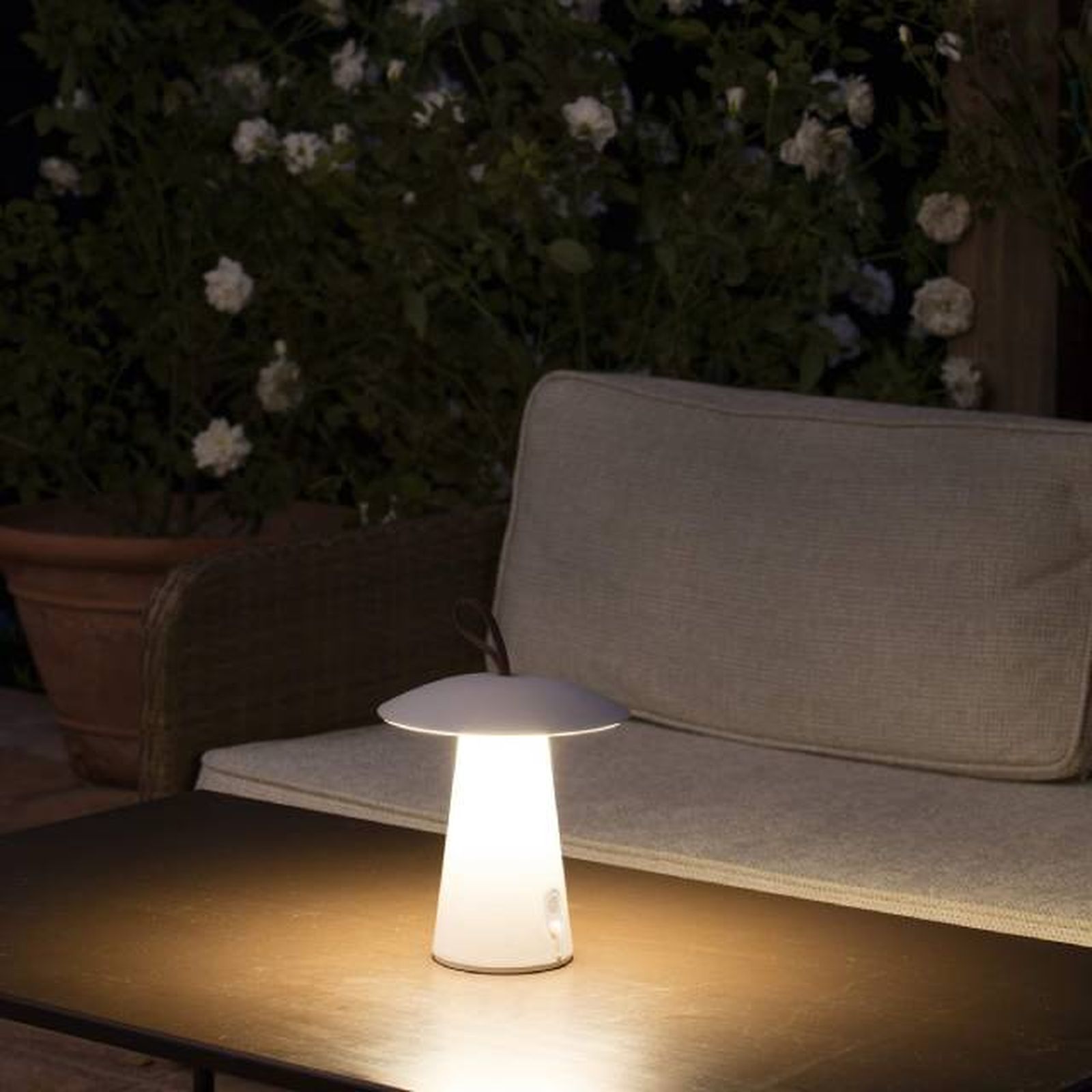 Descubre las diferentes soluciones para iluminar la terraza y crear un ambiente único 14