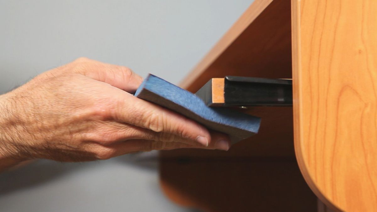 Arreglar el canto de un escritorio paso 7