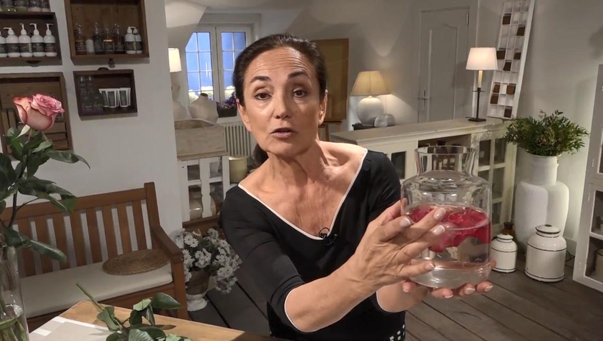 como hacer agua de rosas otro metodo