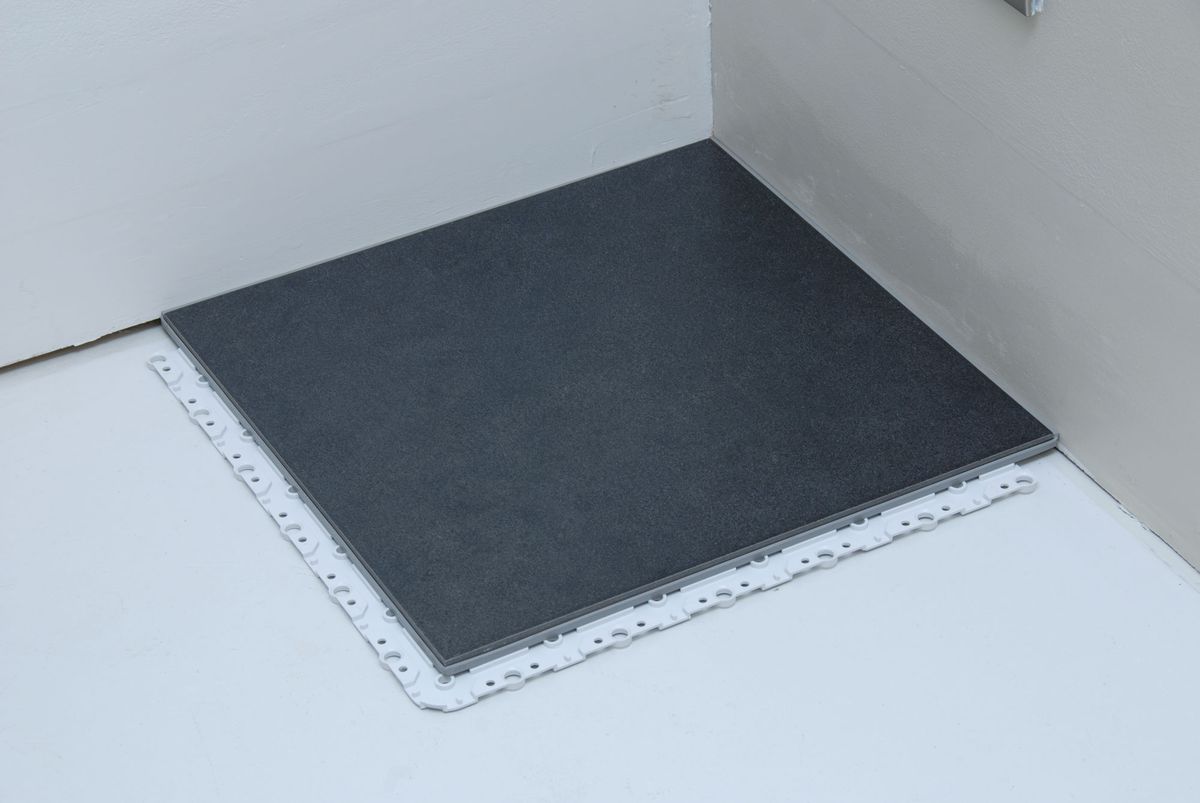 Cómo colocar suelo de cerámica en el salón sin hacer obras paso 2