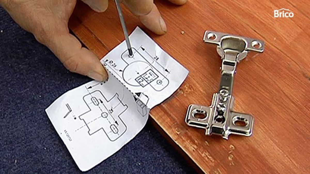 Como cambiar las bisagras de un armario paso a paso 4