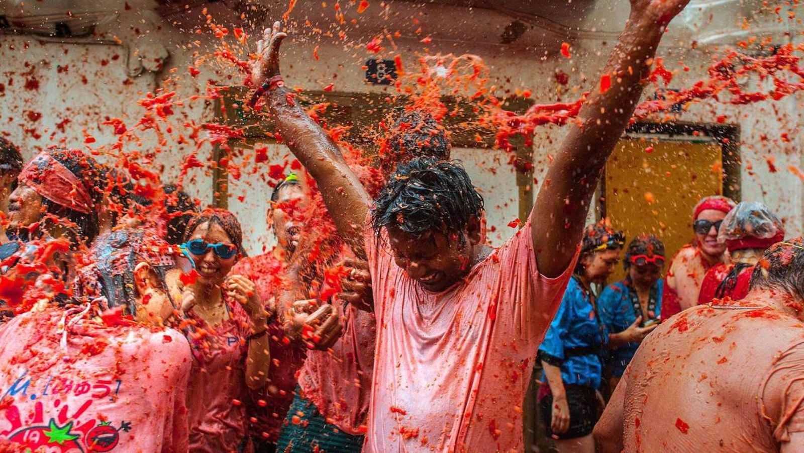 La Tomatina de Buñol (Valencia), la batalla de tomates más grande del mundo