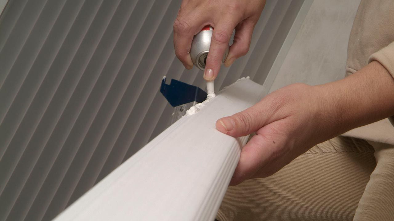 Instalación de cornisa en techo de yeso laminado paso 8