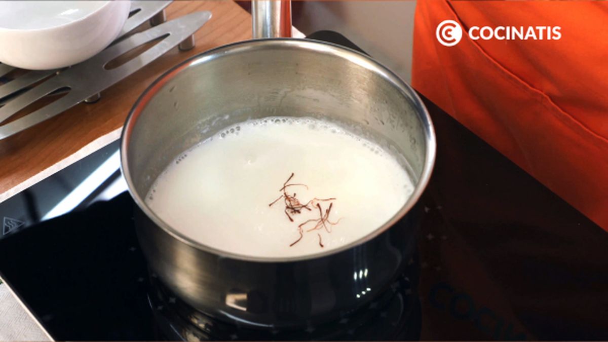 Receta de bollos suecos de Santa LucÃ­a  paso 1