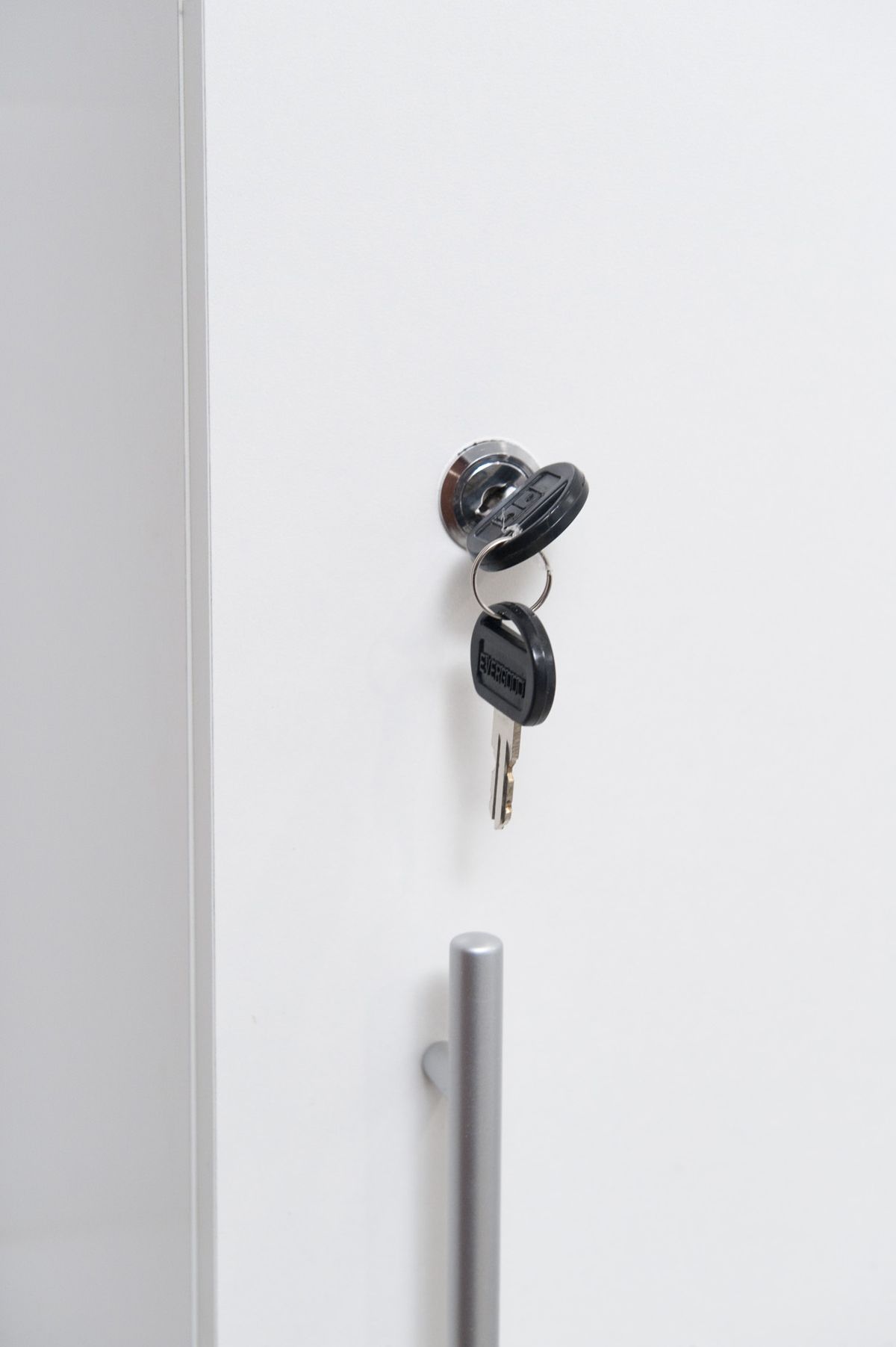 brico 0608 2 cierre seguridad armario