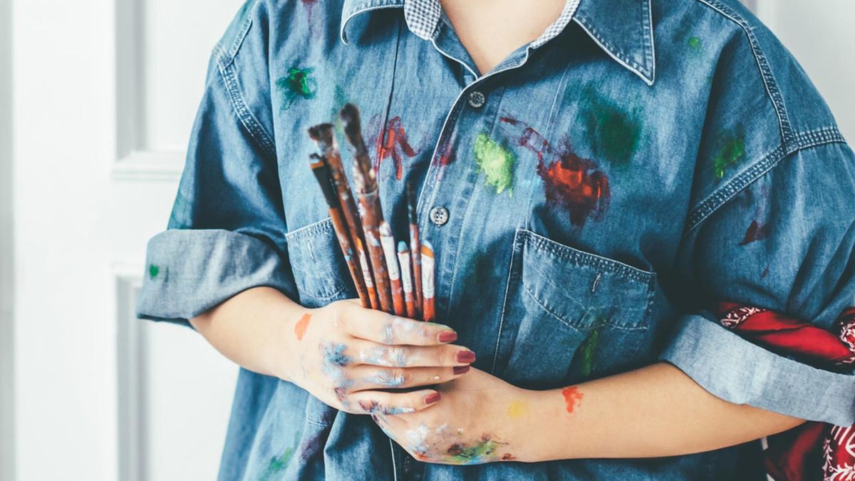 como quitar las manchas de pintura tempera gouache acrilica de la ropa con alcohol