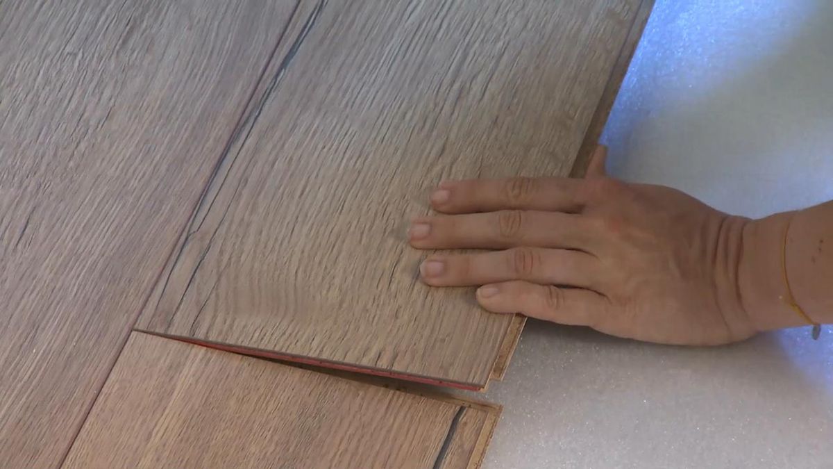 como quitar una moqueta paso 4