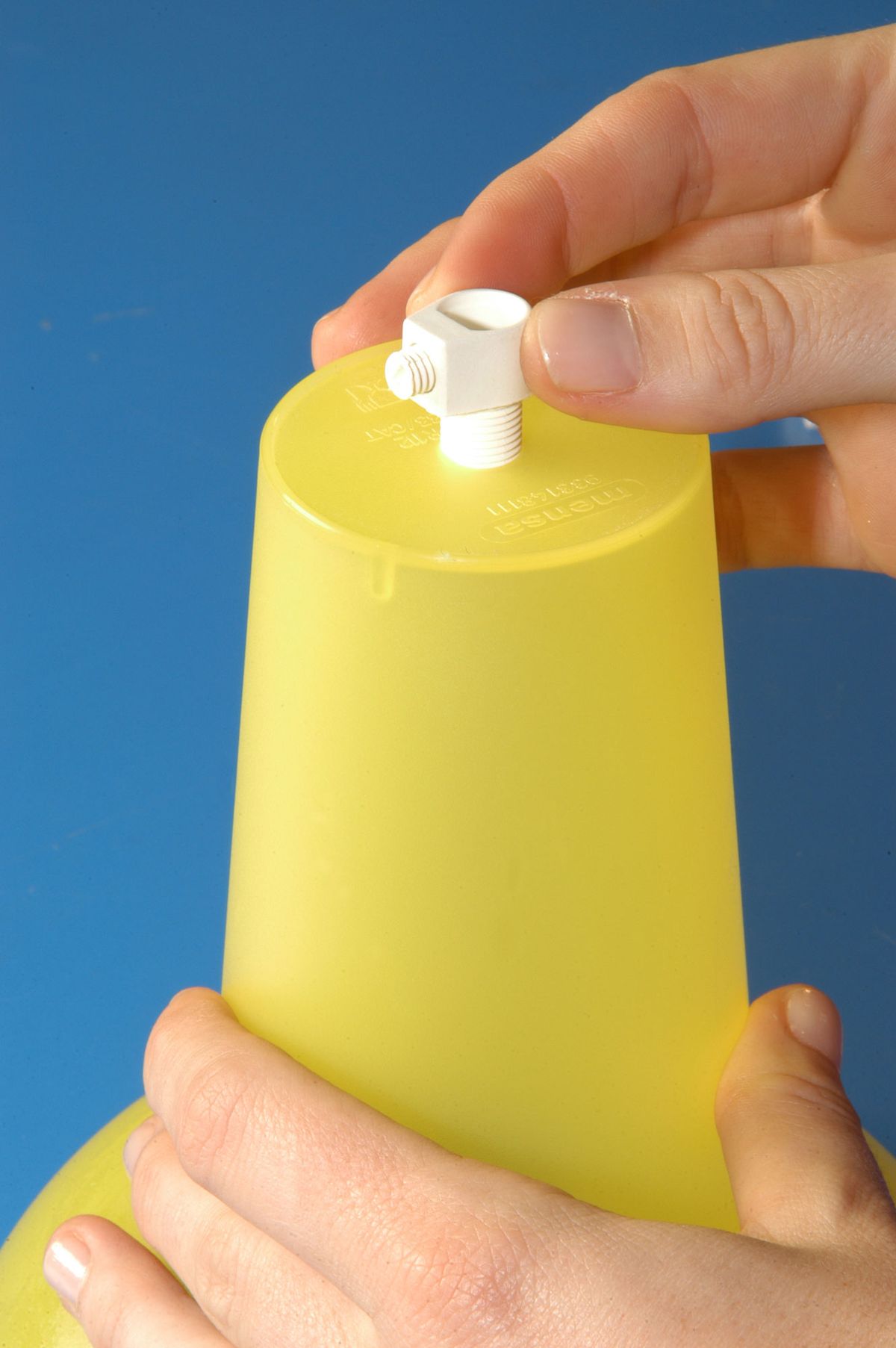 Lámpara de plástico paso 9