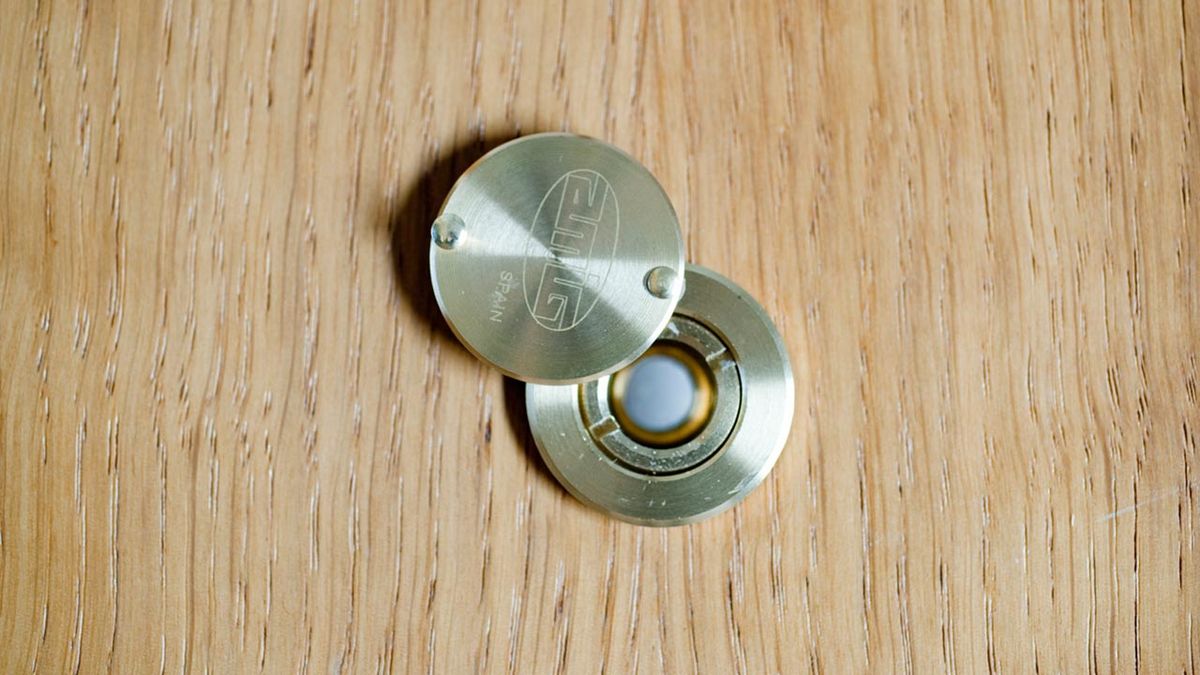 Bricomania 675 Instalar mirilla p5