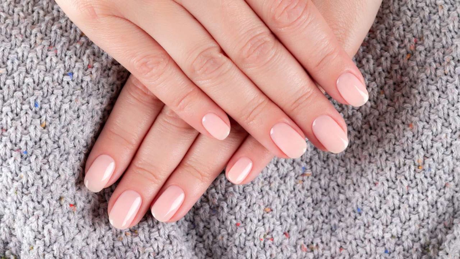 unas lip gloss la manicura que ha enamorado a jennifer lopez portada 1