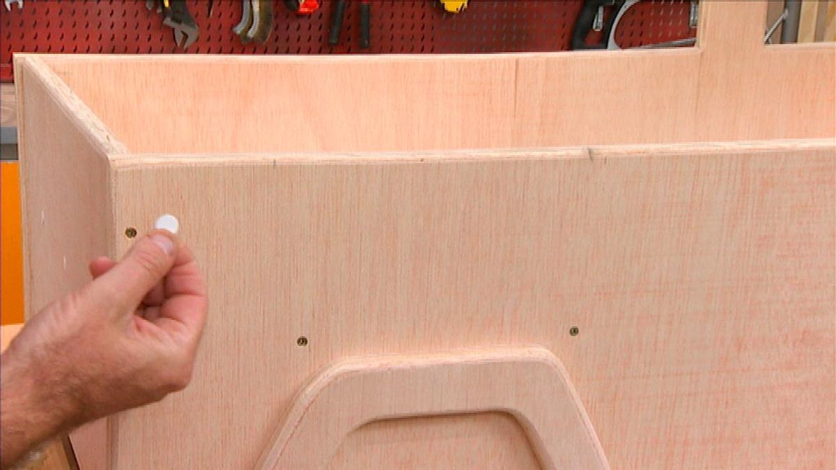 Cómo hacer una cuna con forma de camión paso 7